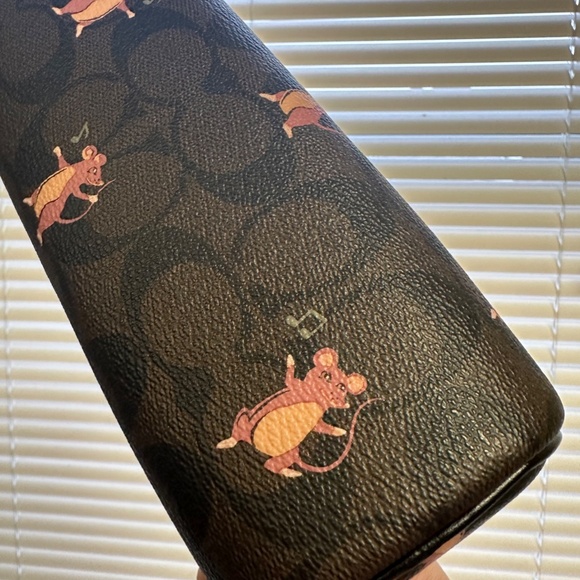 Coach Small Leather PVC Goods Style NO.F79932,NWT. Handbag / Pencil Case - Picture 9 of 10